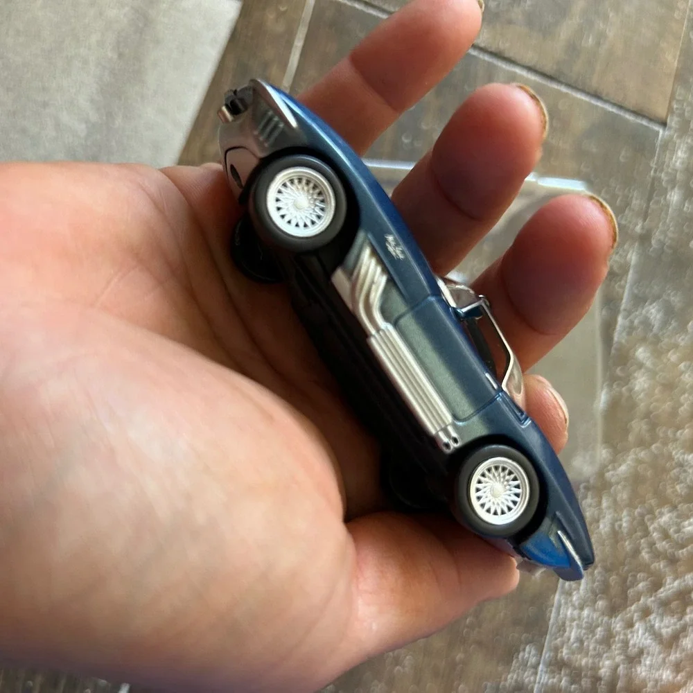 Hallmark 2007 1961 Chevrolet Corvette Mako Shark I Die-Cast Ornament GM Design